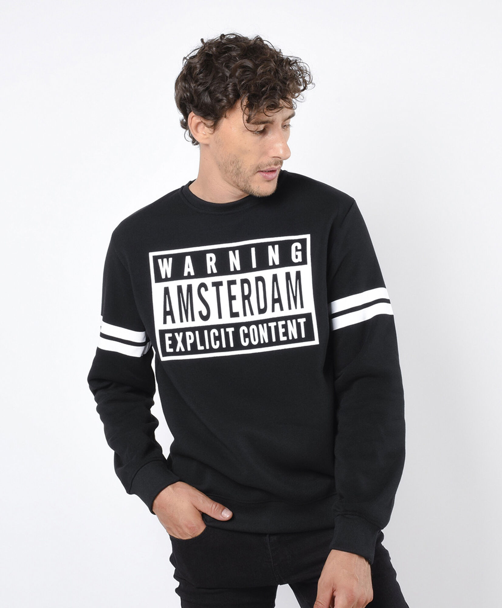 Polerón hombre estampado y líneas Polerón hombre estampado y líneas