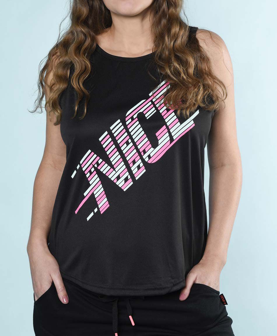 Polera deportiva sin mangas cuello redondo