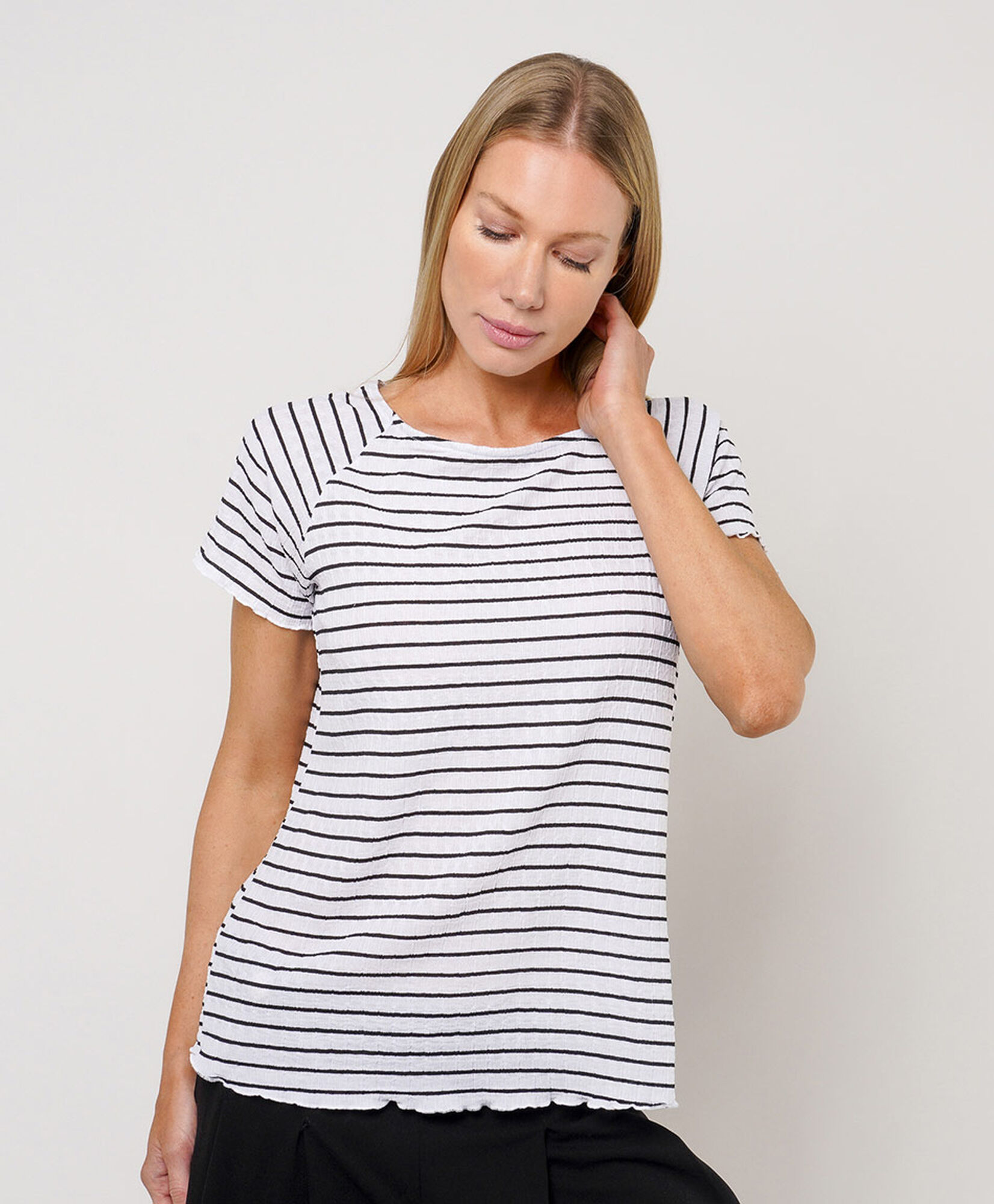 Polera mujer líneas delgadas Polera mujer líneas delgadas