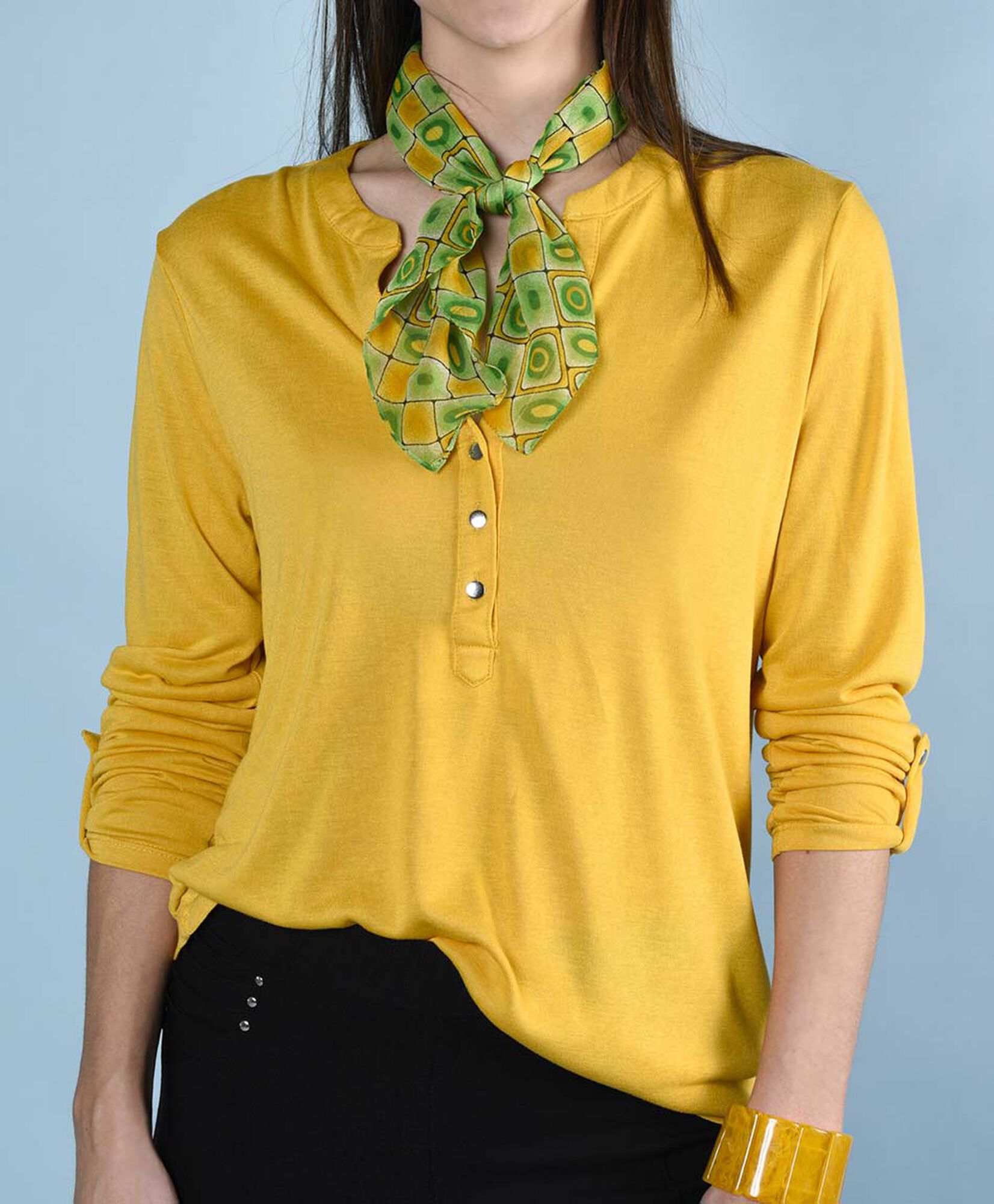 Polera oversize manga larga cuello en v Polera oversize manga larga cuello en v