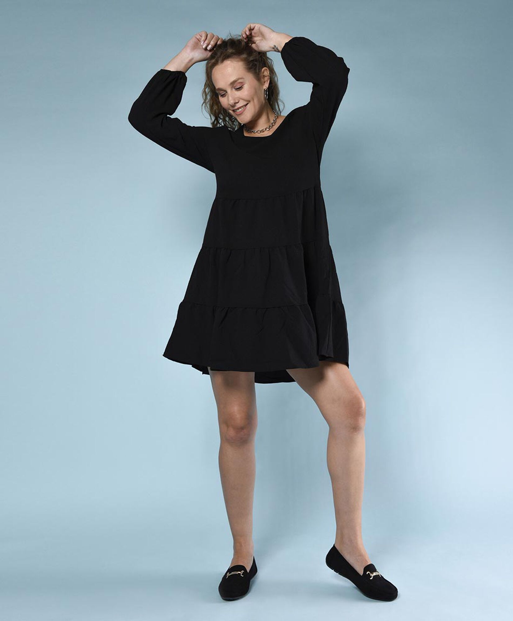 Vestido corto manga larga Vestido corto manga larga