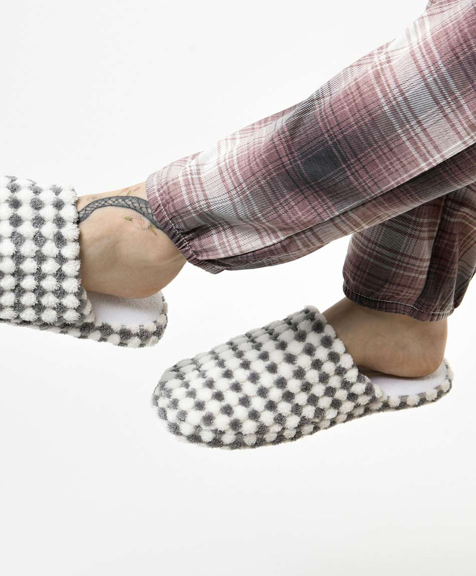 Pantufla mujer cuadritos Pantufla mujer cuadritos