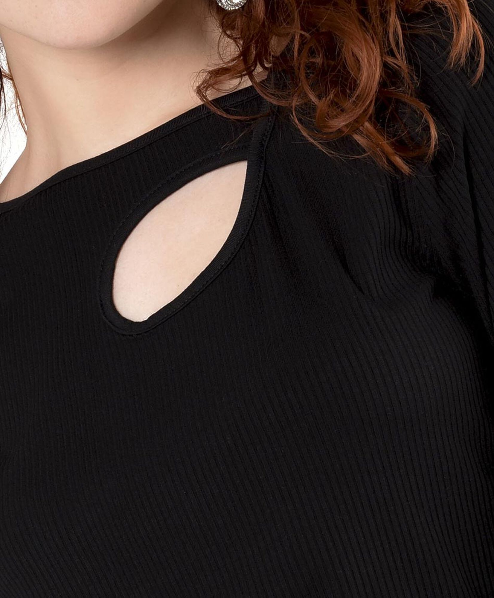 Polera mujer acanalada cut out Polera mujer acanalada cut out