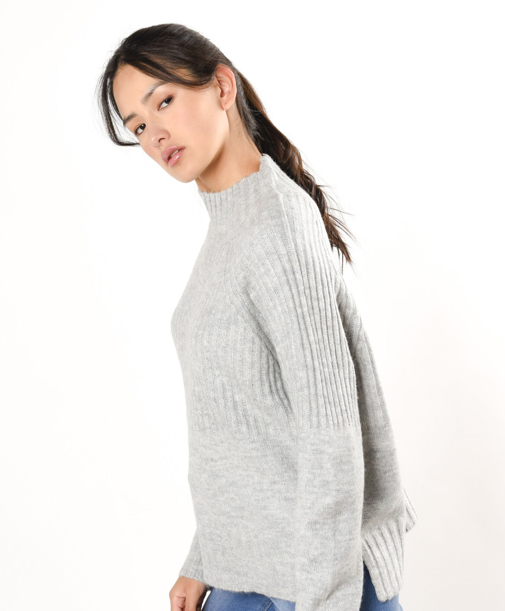 Sweater mujer cuello medio gris Sweater mujer cuello medio gris