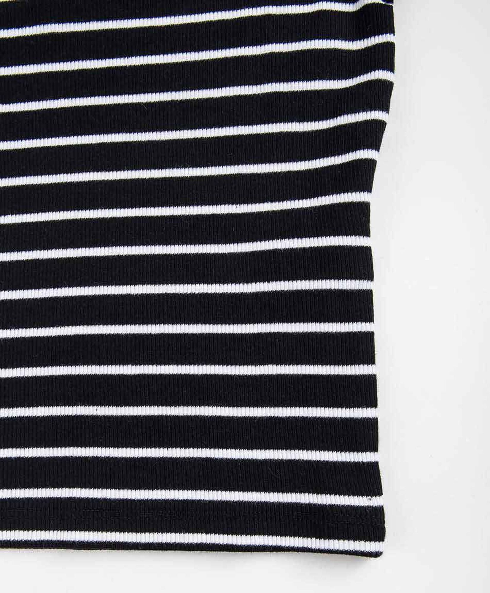 Polera niña acanalada líneas Polera niña acanalada líneas