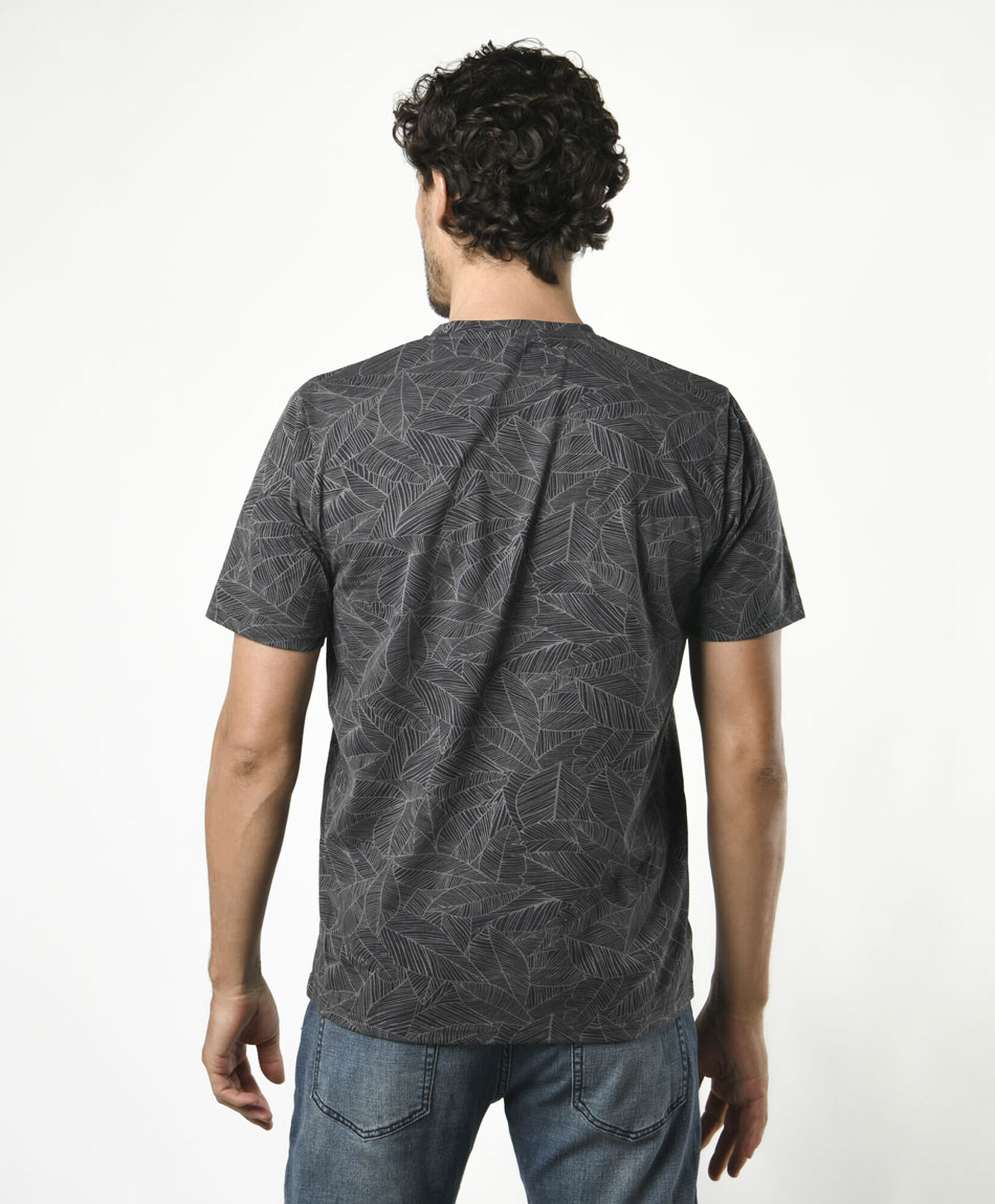 Polera hombre estampada hojas Polera hombre estampada hojas