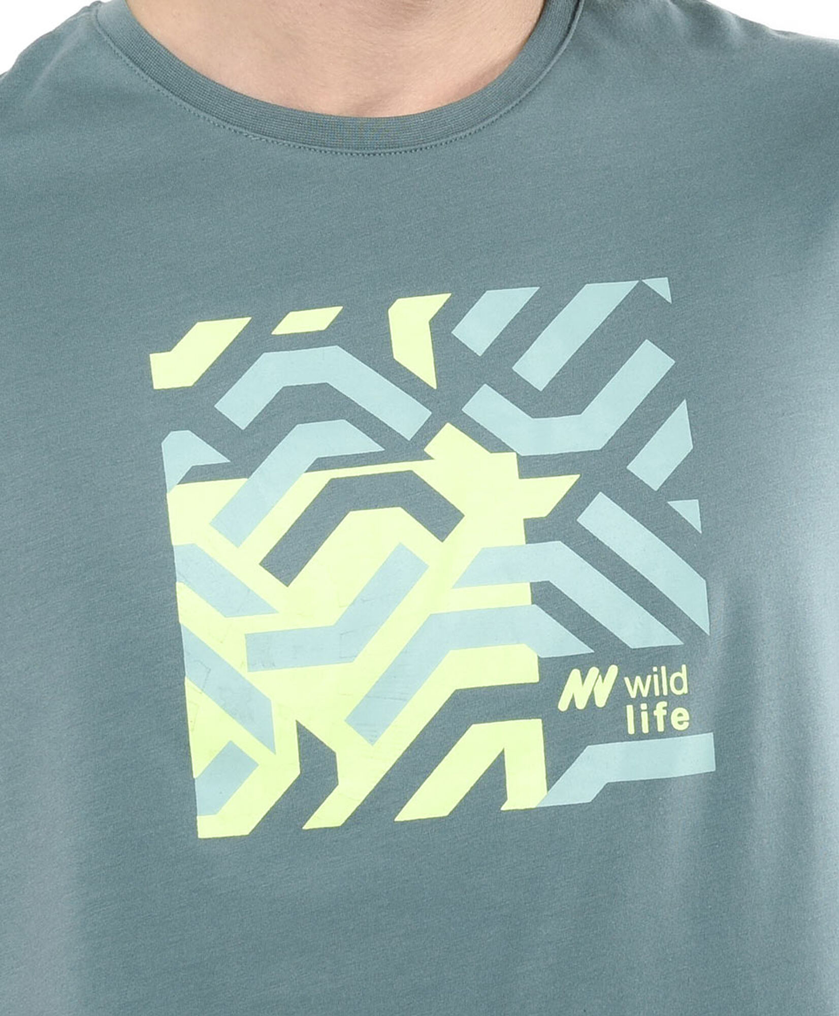 Polera deportiva hombre print wild Polera deportiva hombre print wild