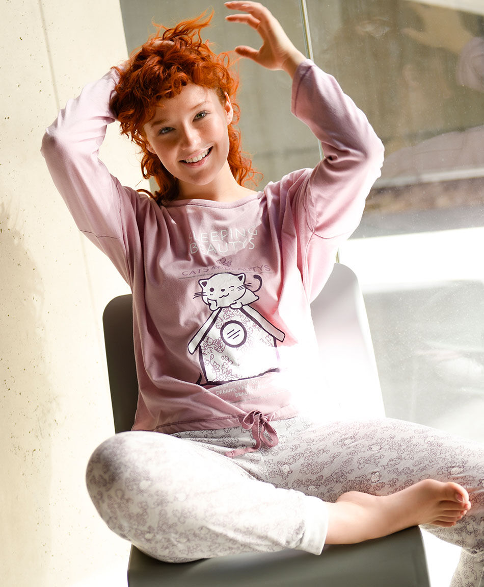Pijama mujer floreado y gatito
