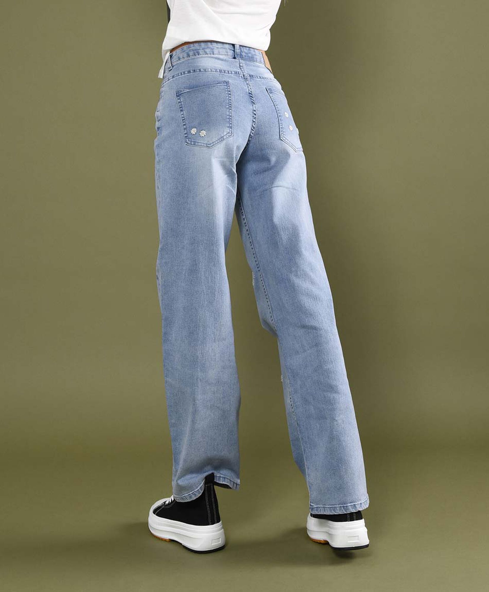 Jeans mujer bordado floral straight Jeans mujer bordado floral straight
