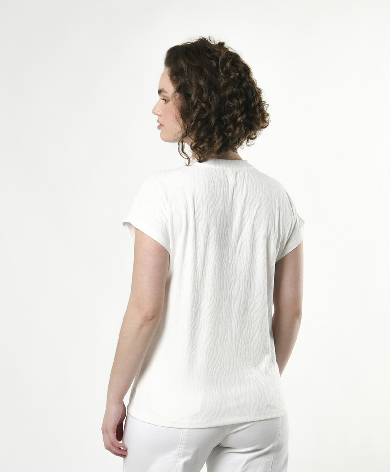Polera mujer textura animal print blanca Polera mujer textura animal print blanca