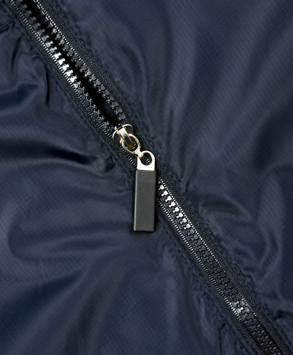 Chaqueta escolar lisa gorro