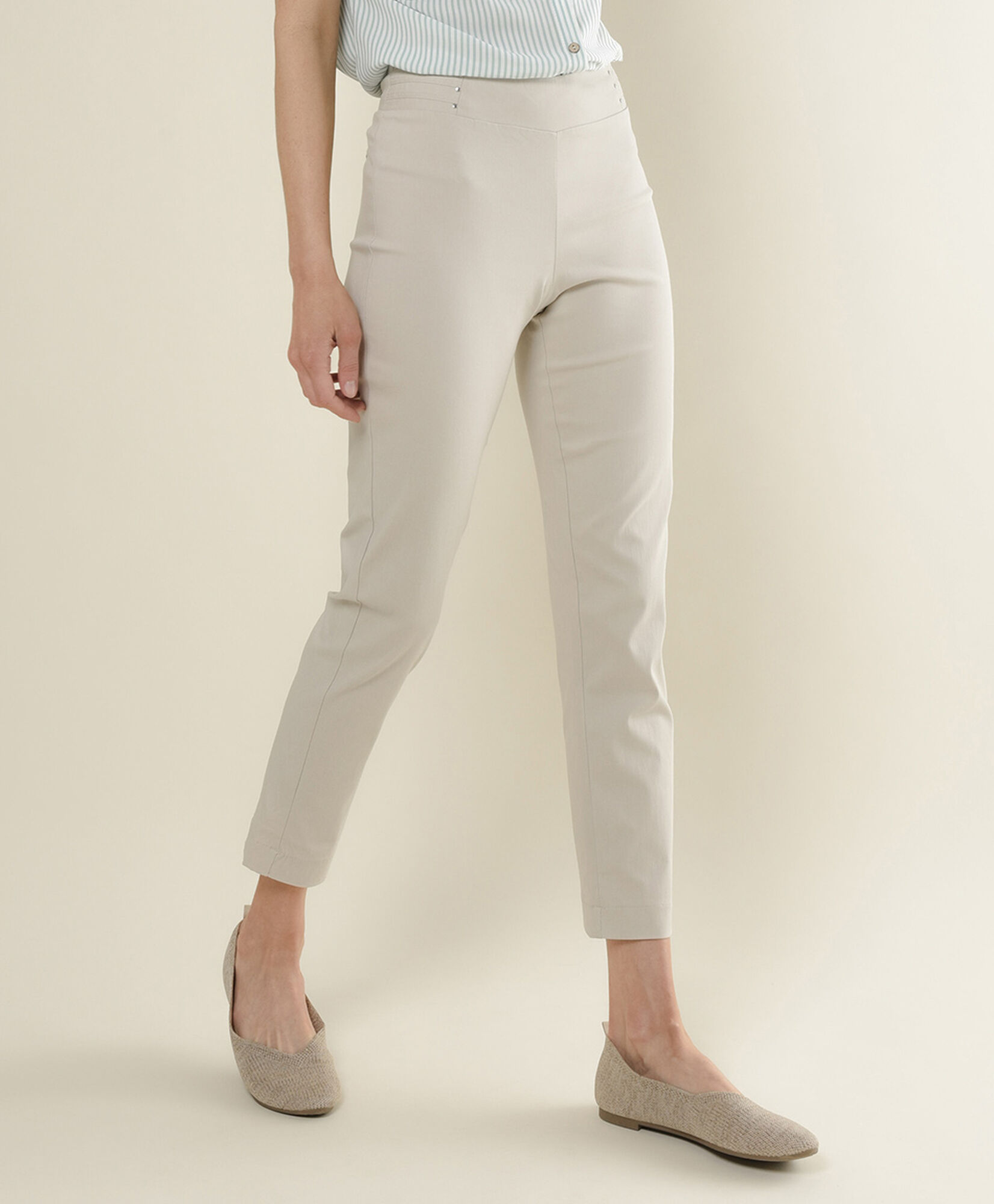 Pantalón mujer detalle cintura Pantalón mujer detalle cintura