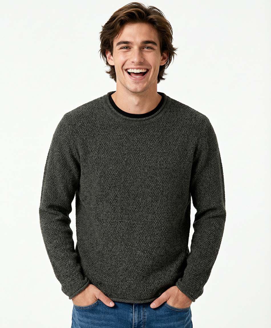Sweater hombre terminaciones enrolladas