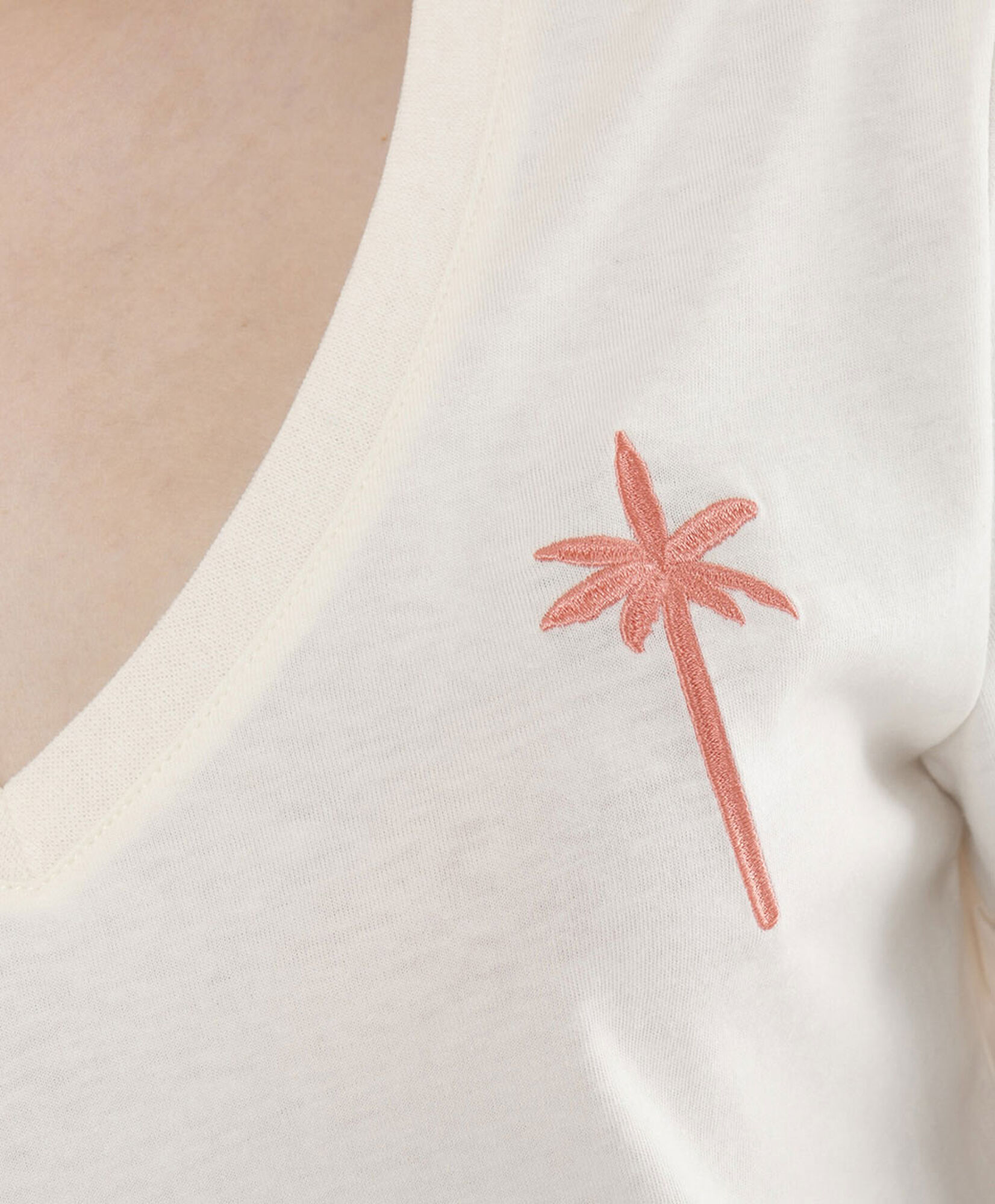 Polera mujer palmera bordada Polera mujer palmera bordada