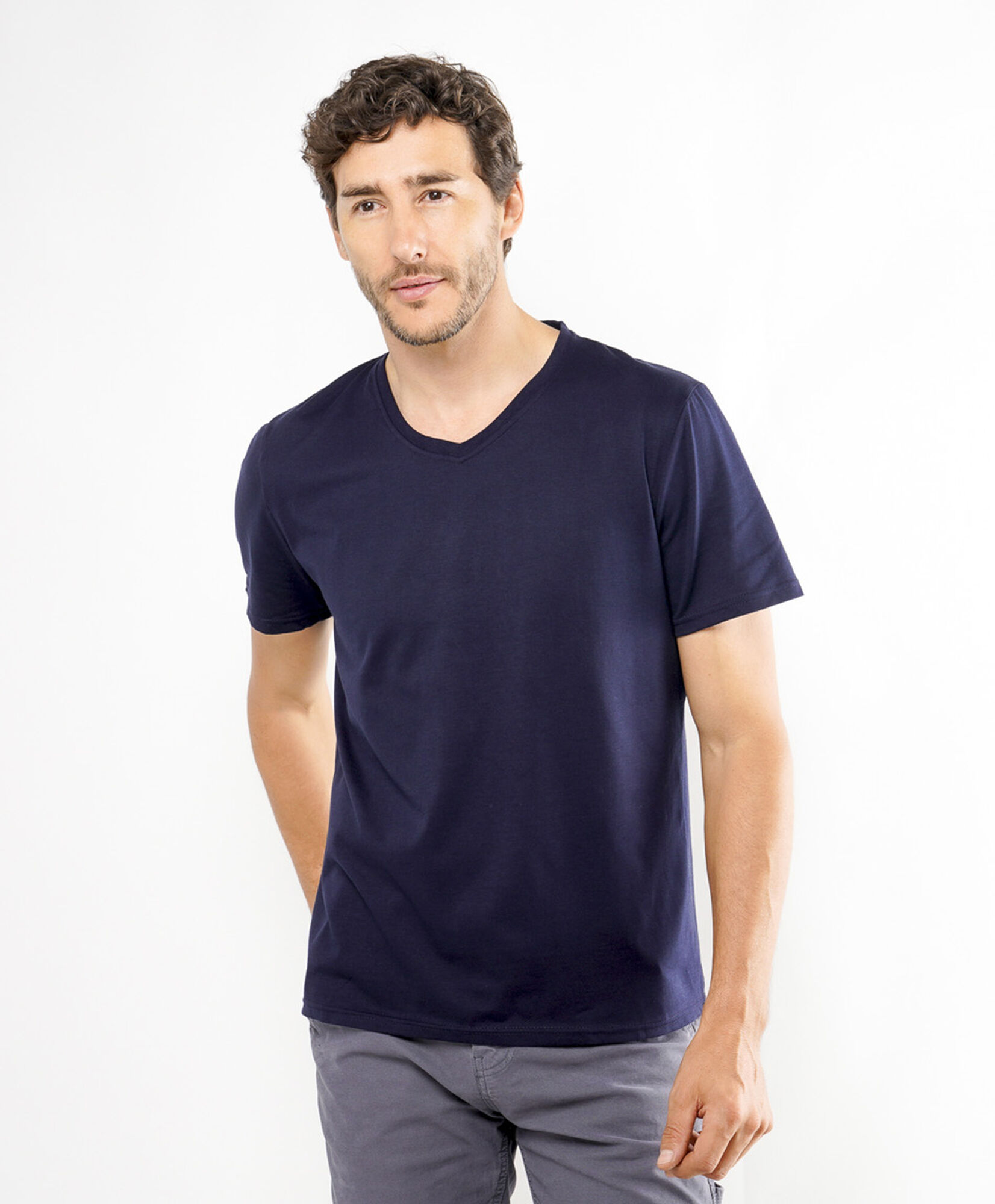 Polera hombre cuello v colores Polera hombre cuello v colores