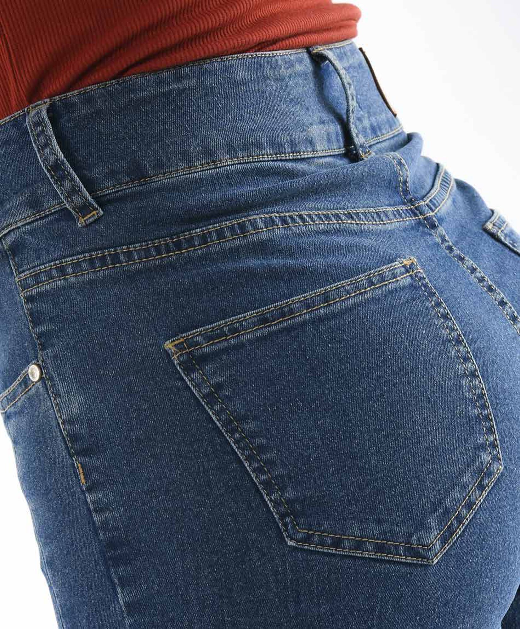 Jeans mujer cinturón flare Jeans mujer cinturón flare