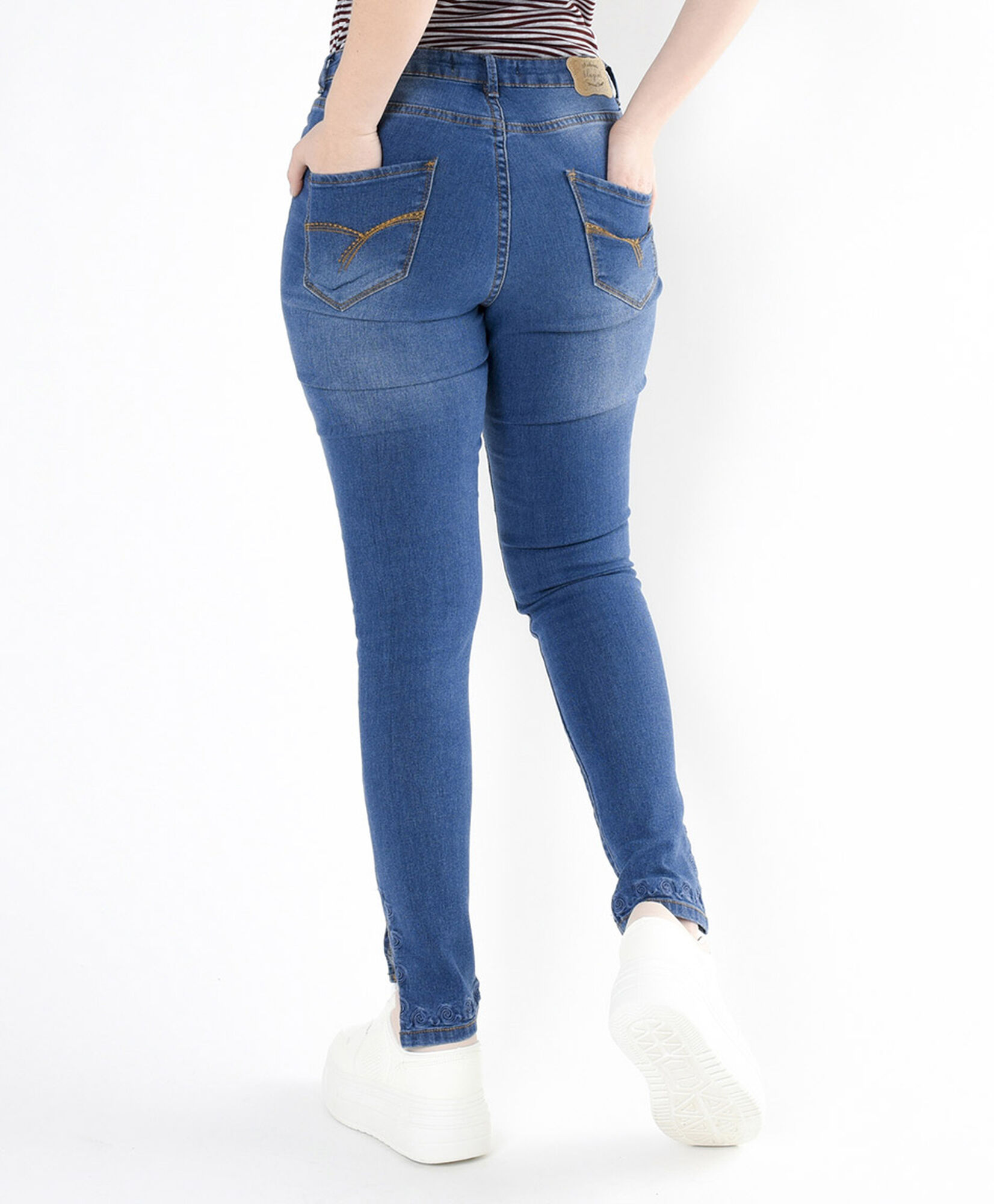 Jeans mujer basta bordada abierta skinny fit Jeans mujer basta bordada abierta skinny fit
