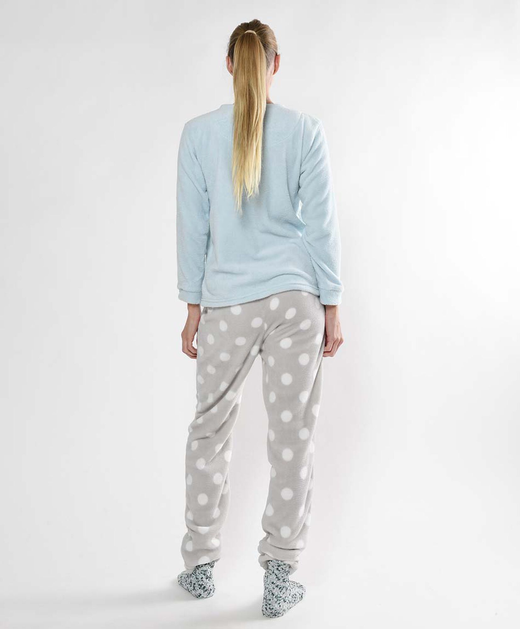 Pack mujer pijama polar + calcetines perezoso Pack mujer pijama polar + calcetines perezoso
