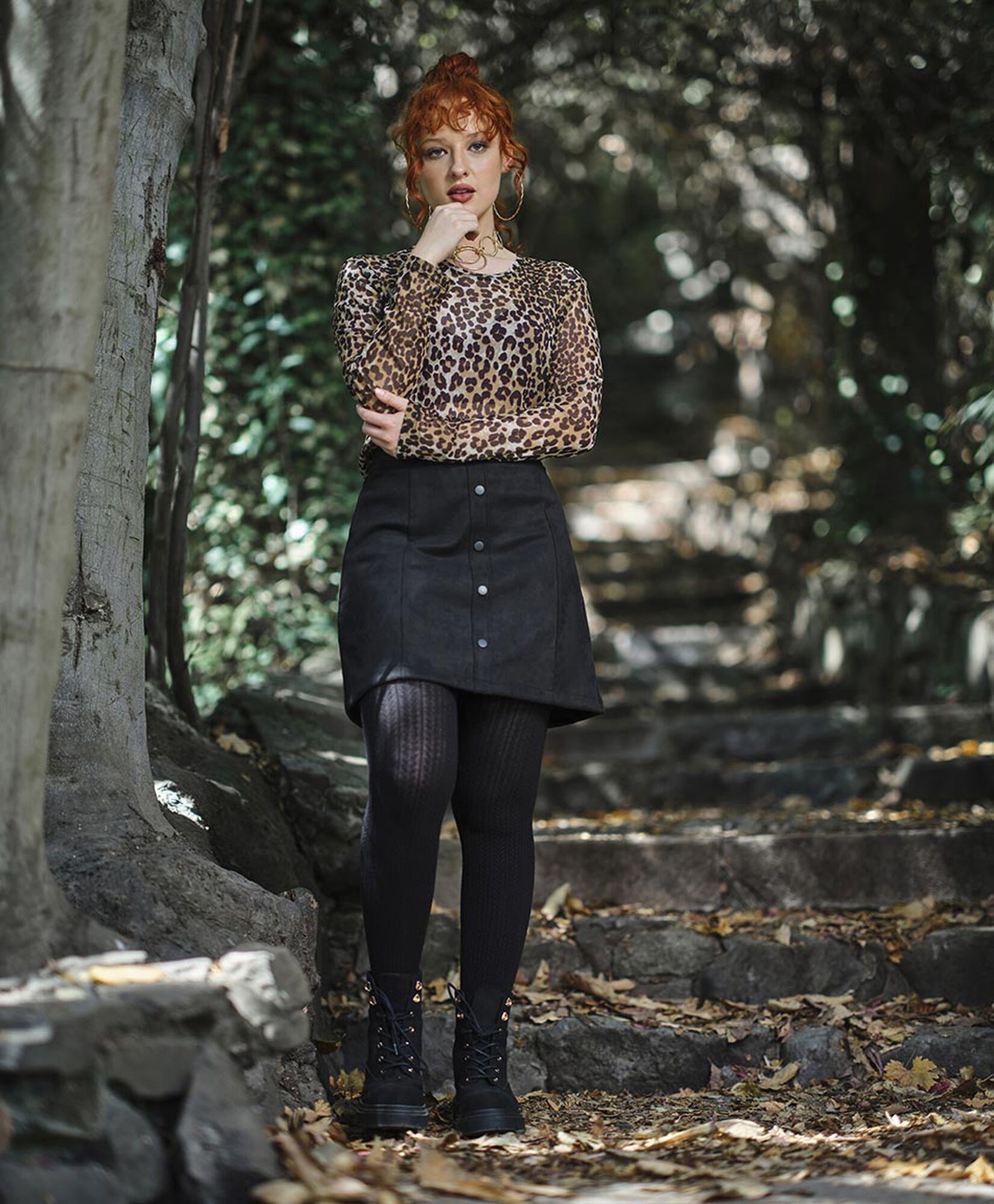 Mini falda mujer ajustada con botones Mini falda mujer ajustada con botones