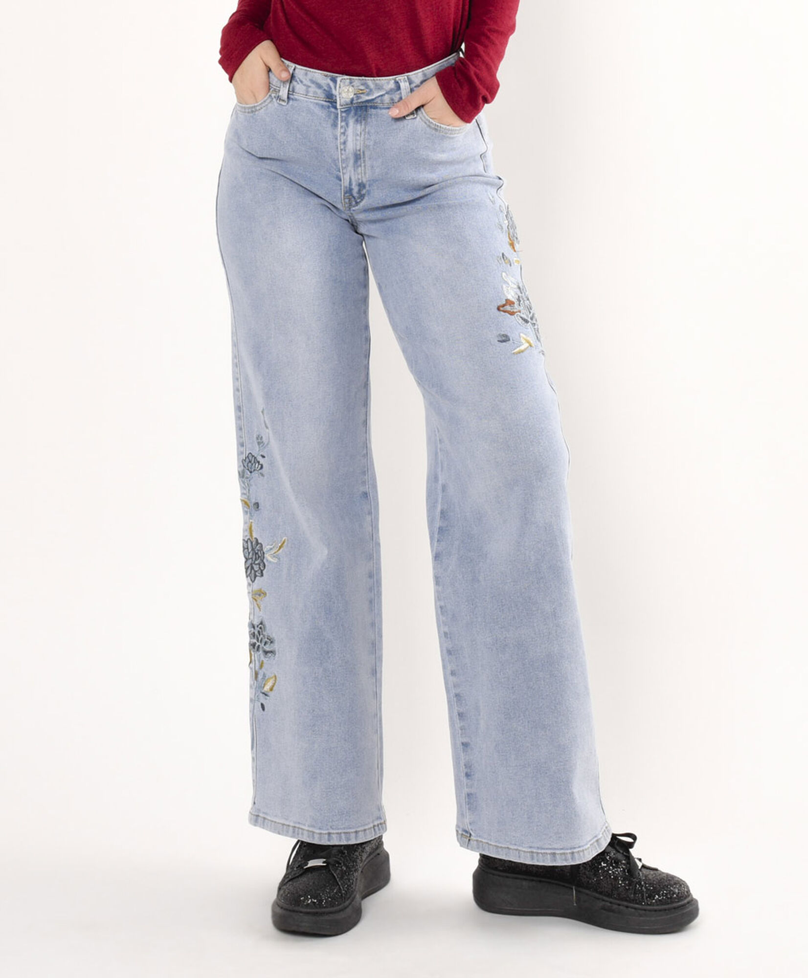 Jeans mujer bordado floreado Jeans mujer bordado floreado