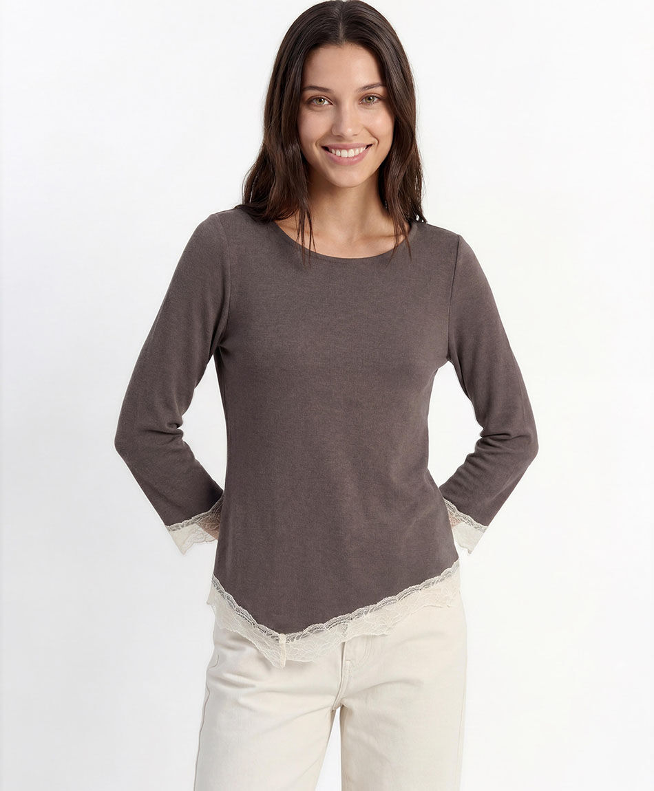 Polera mujer asim&eacute;trica encaje