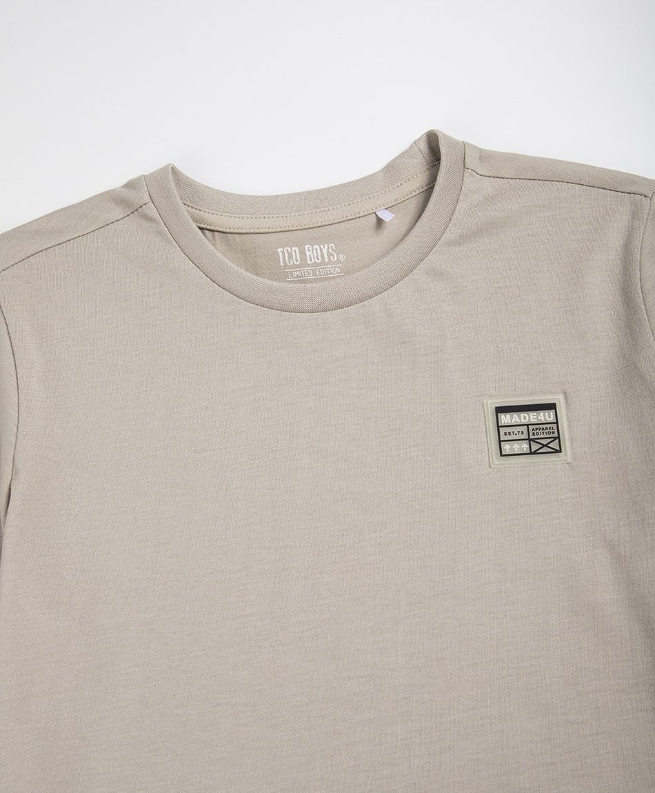Polera ni&ntilde;o b&aacute;sica caf&eacute;