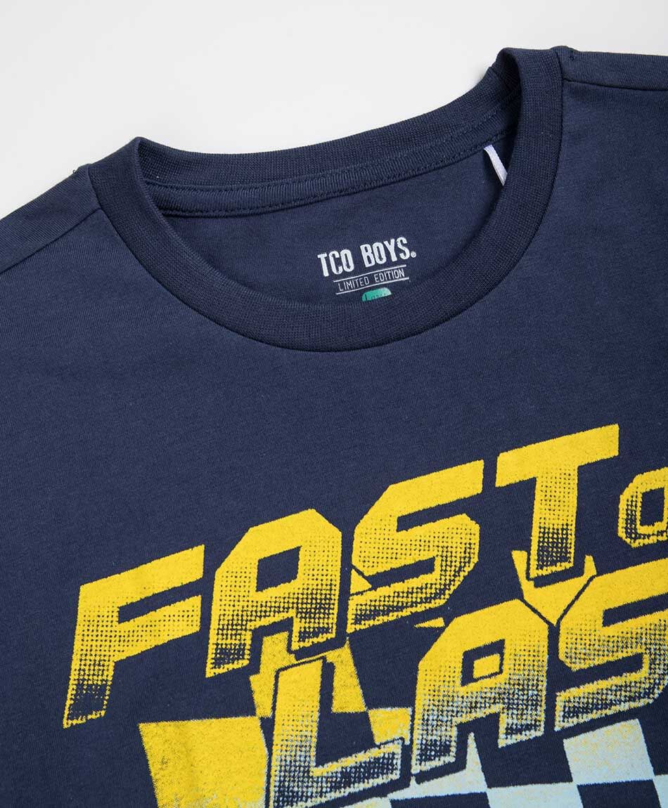Polera ni&ntilde;o estampado de carreras