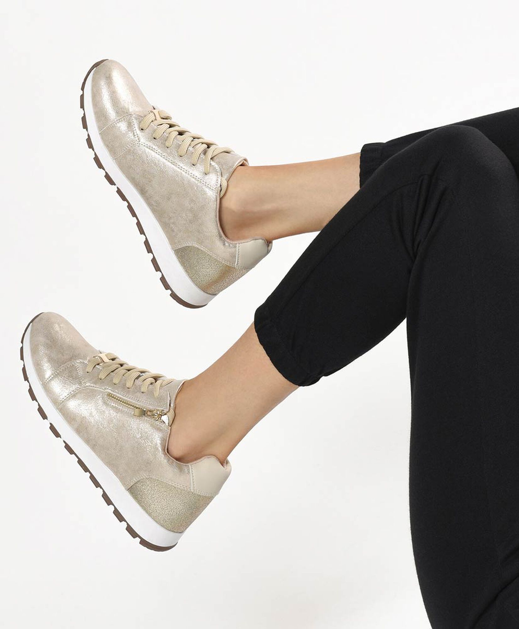 Zapatilla mujer cierre dorado plataforma Zapatilla mujer cierre dorado plataforma