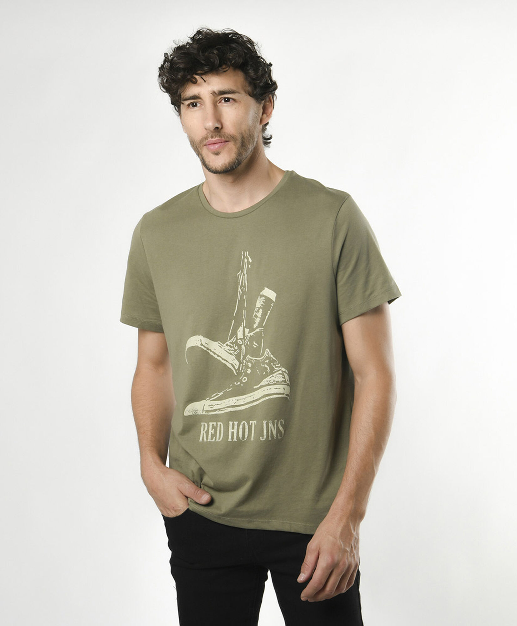 Polera hombre estampado zapatilla Polera hombre estampado zapatilla