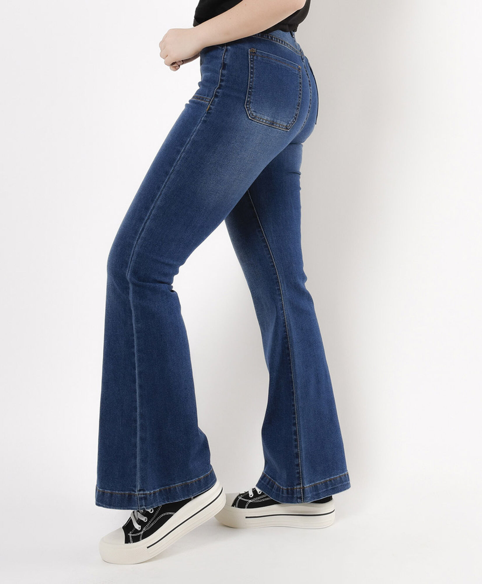 Jeans mujer bolsillos cuadrados flare Jeans mujer bolsillos cuadrados flare