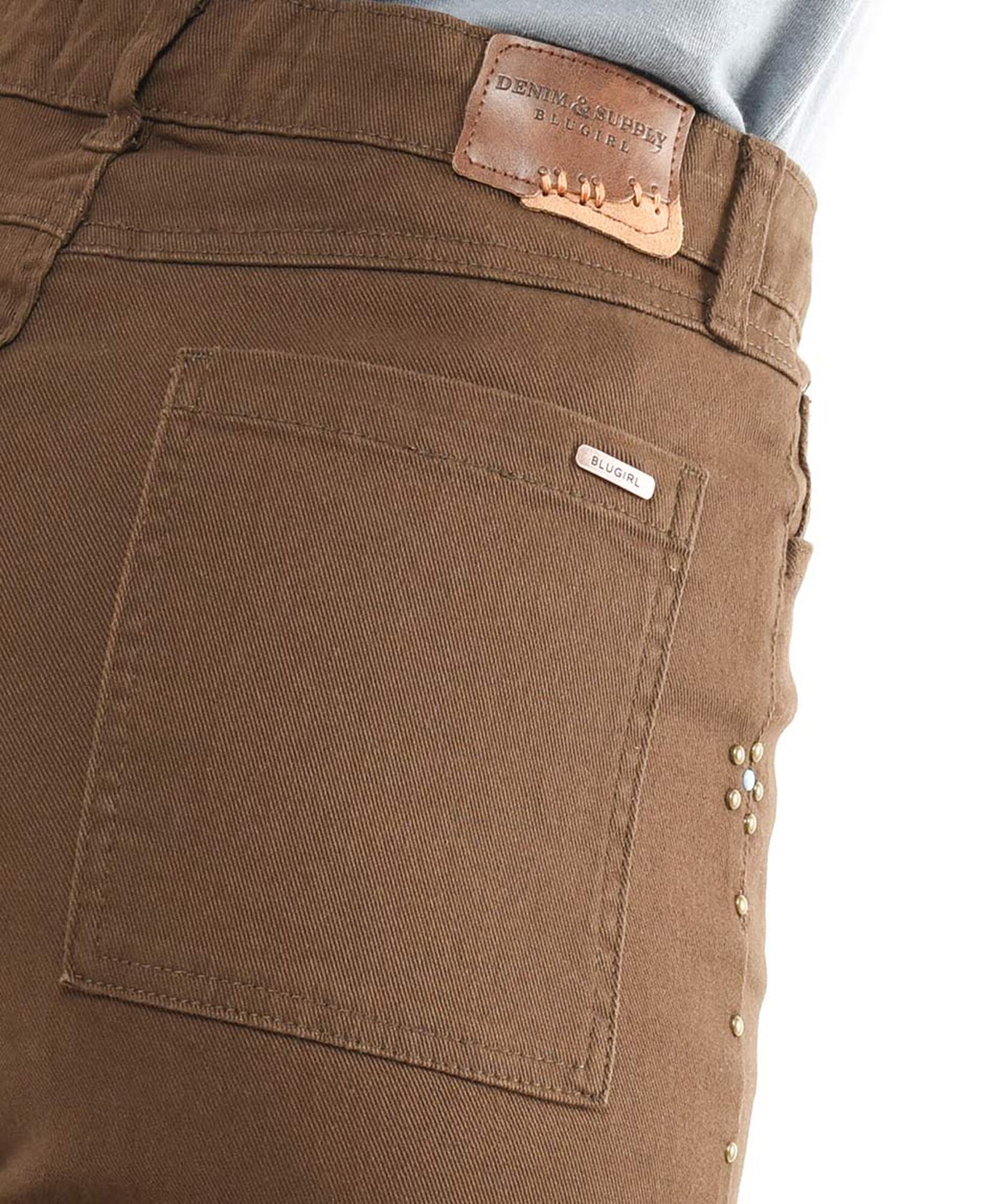 Jeans mujer café tachas wide Jeans mujer café tachas wide