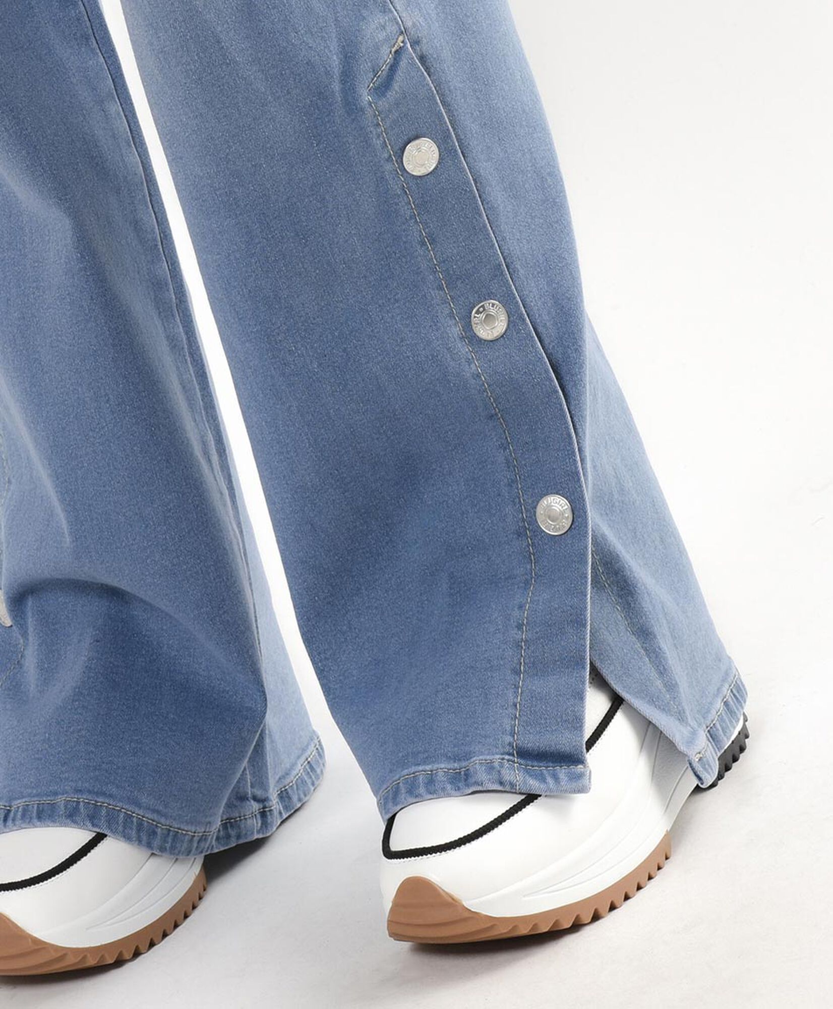 Jeans mujer basta botones wide Jeans mujer basta botones wide