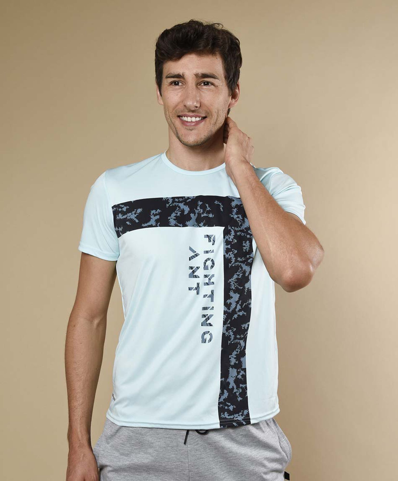 Polera deportiva manga corta cuello redondo Polera deportiva manga corta cuello redondo