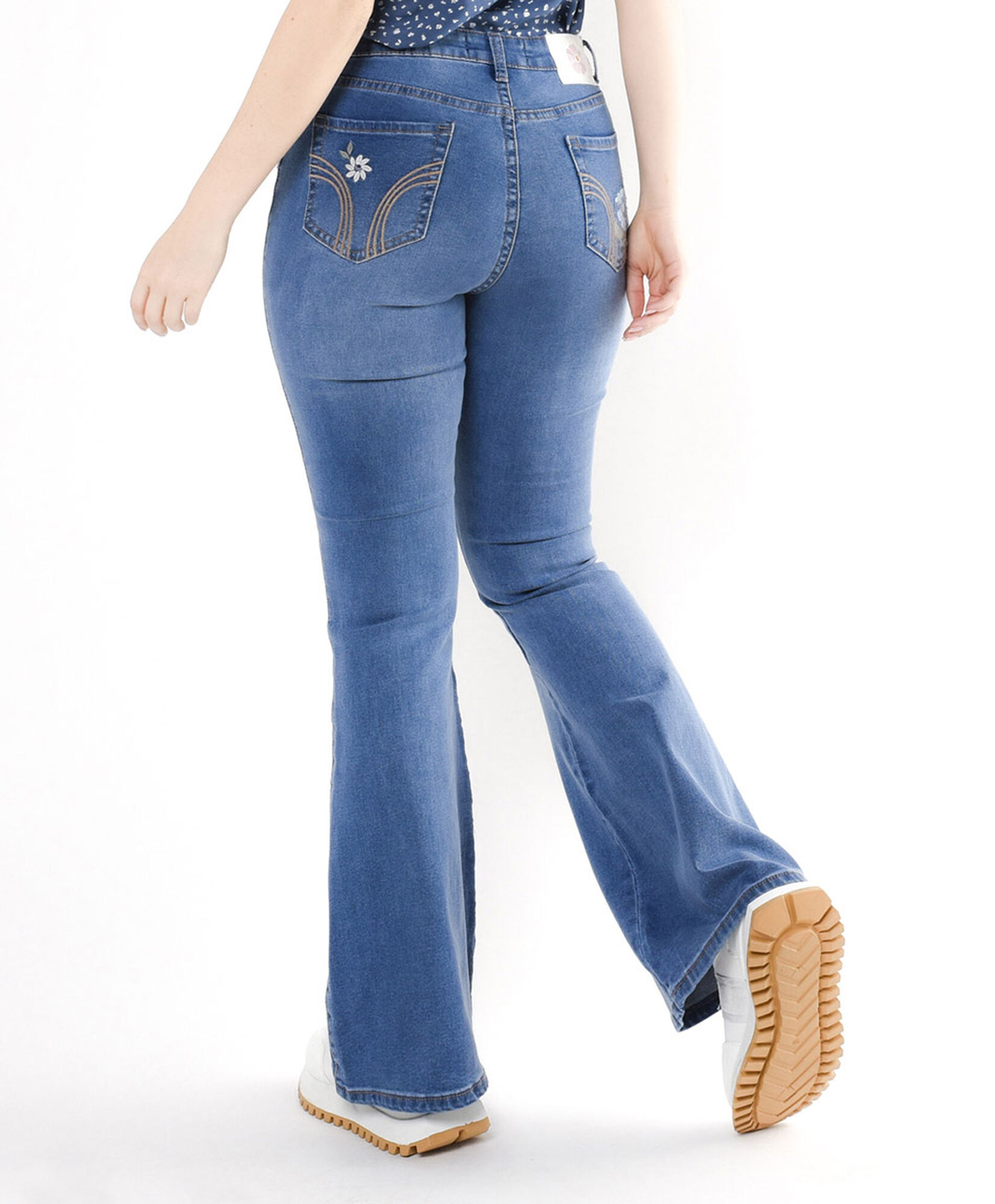 Jeans mujer flores bordadas flare Jeans mujer flores bordadas flare