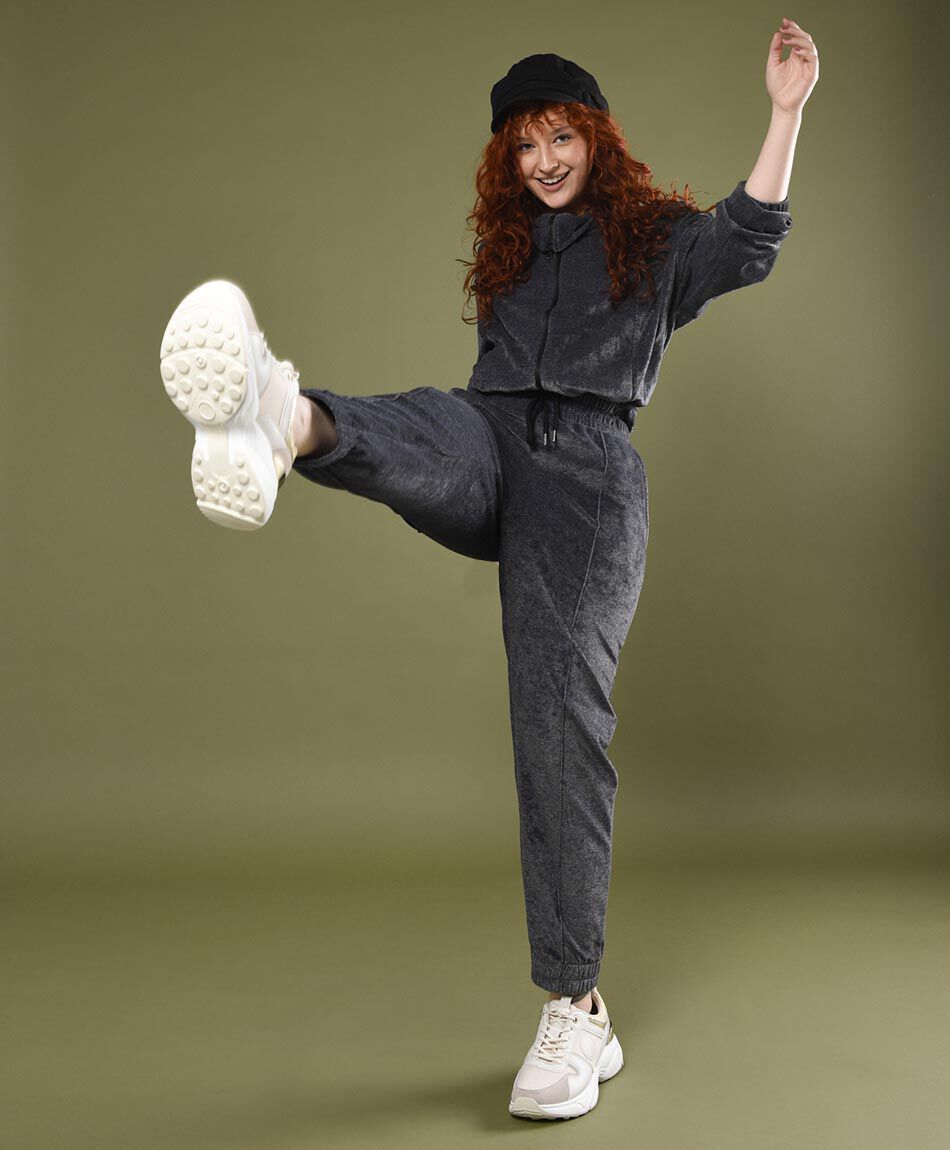 Pantal&oacute;n mujer tiro alto slim fit velvet