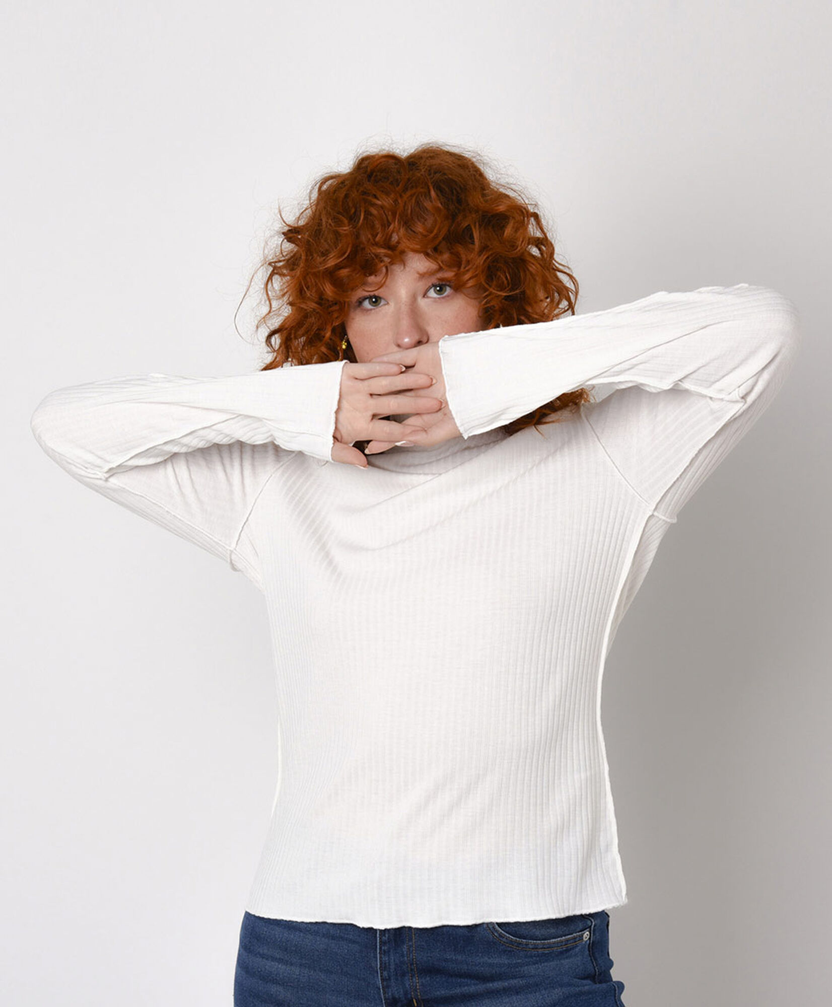 Polera mujer acanalada cuello alto Polera mujer acanalada cuello alto