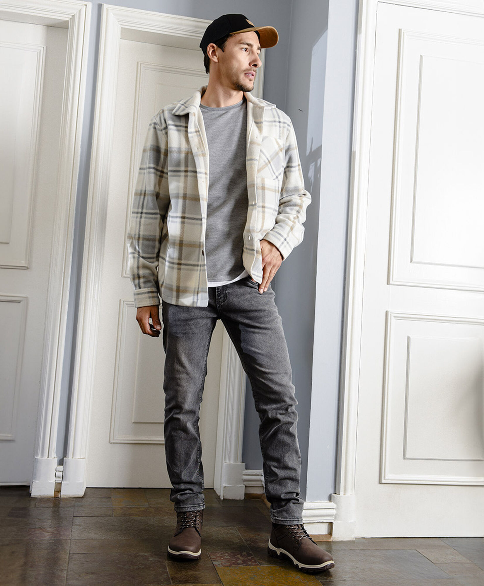 Jeans hombre gris skinny fit Jeans hombre gris skinny fit