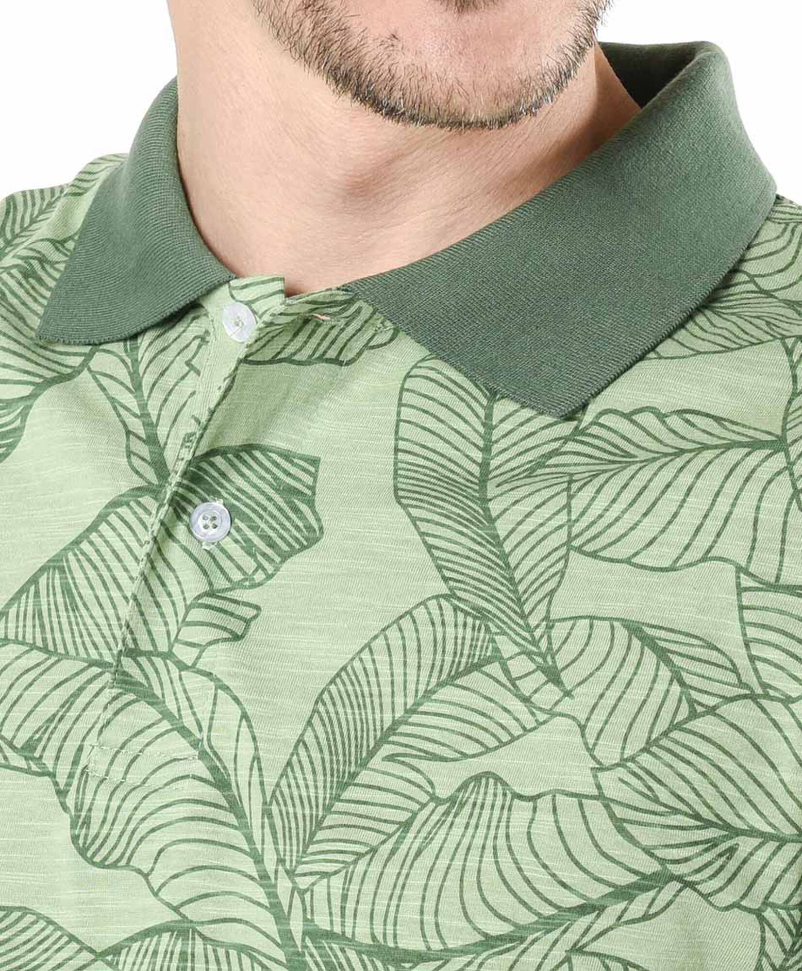Polera hombre hojas verde cuello piqué Polera hombre hojas verde cuello piqué