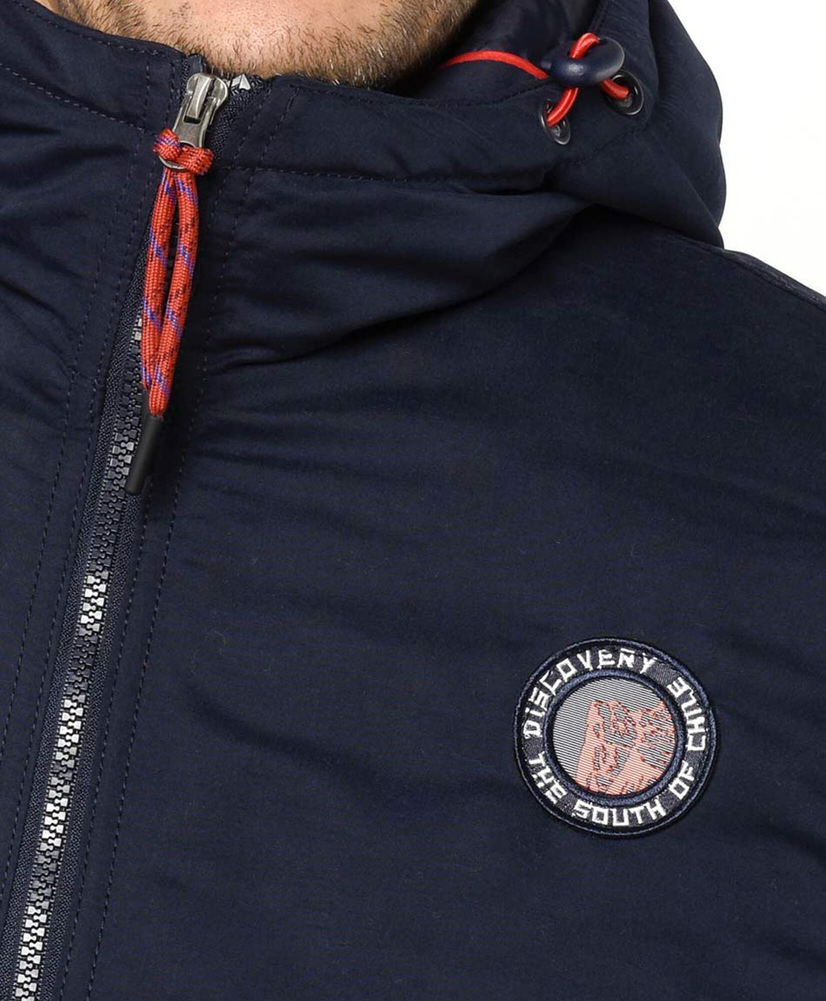 Parka hombre detalles rojos Parka hombre detalles rojos
