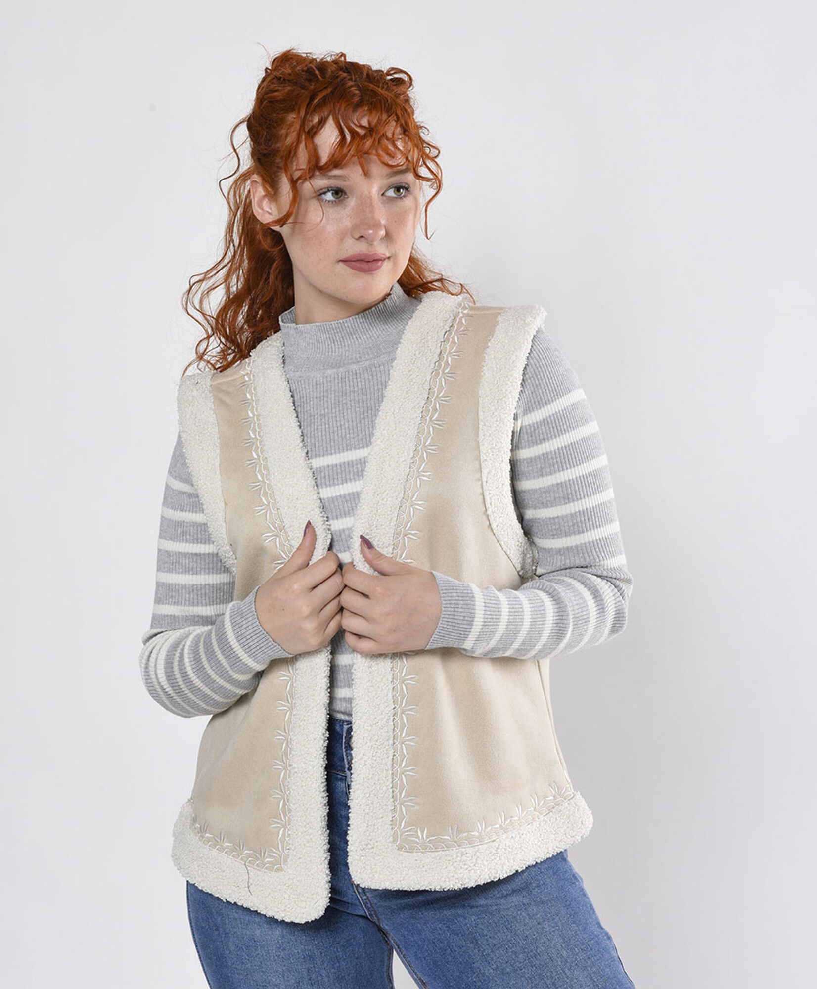 Chaqueta mujer velvet bordada sin mangas Chaqueta mujer velvet bordada sin mangas