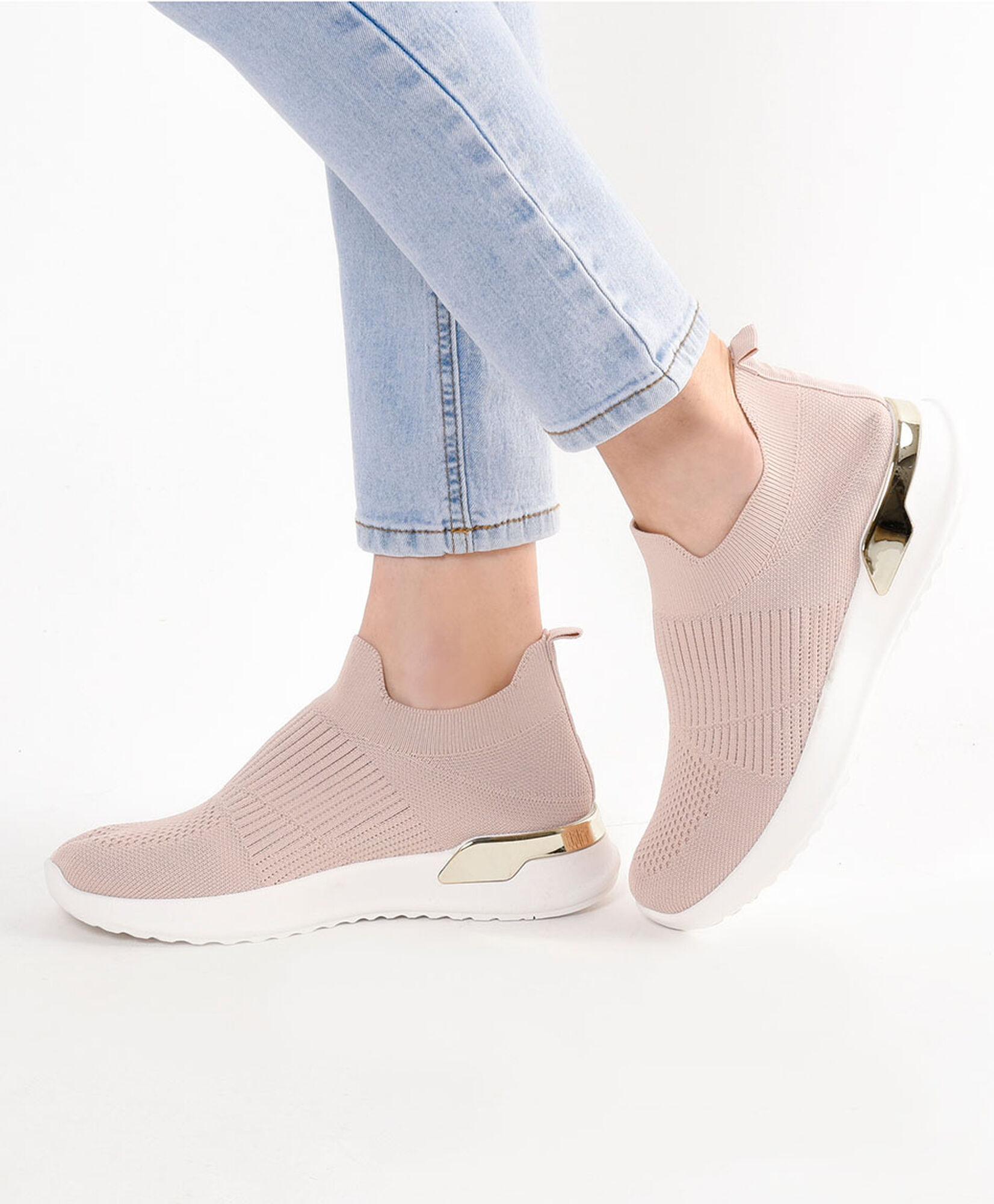 Zapatilla mujer slip on dorado Zapatilla mujer slip on dorado