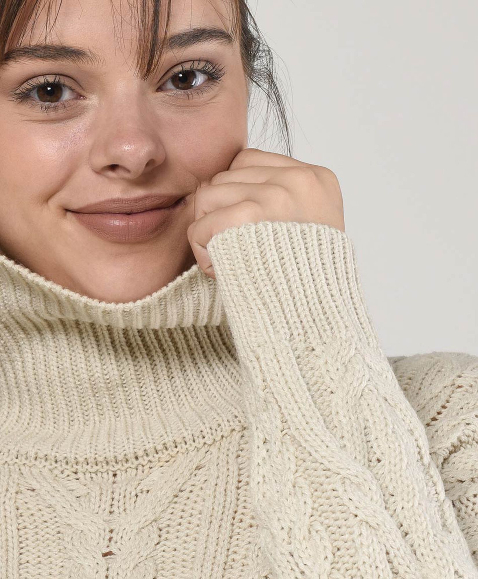 Sweater mujer trenzado cuello tortuga Sweater mujer trenzado cuello tortuga