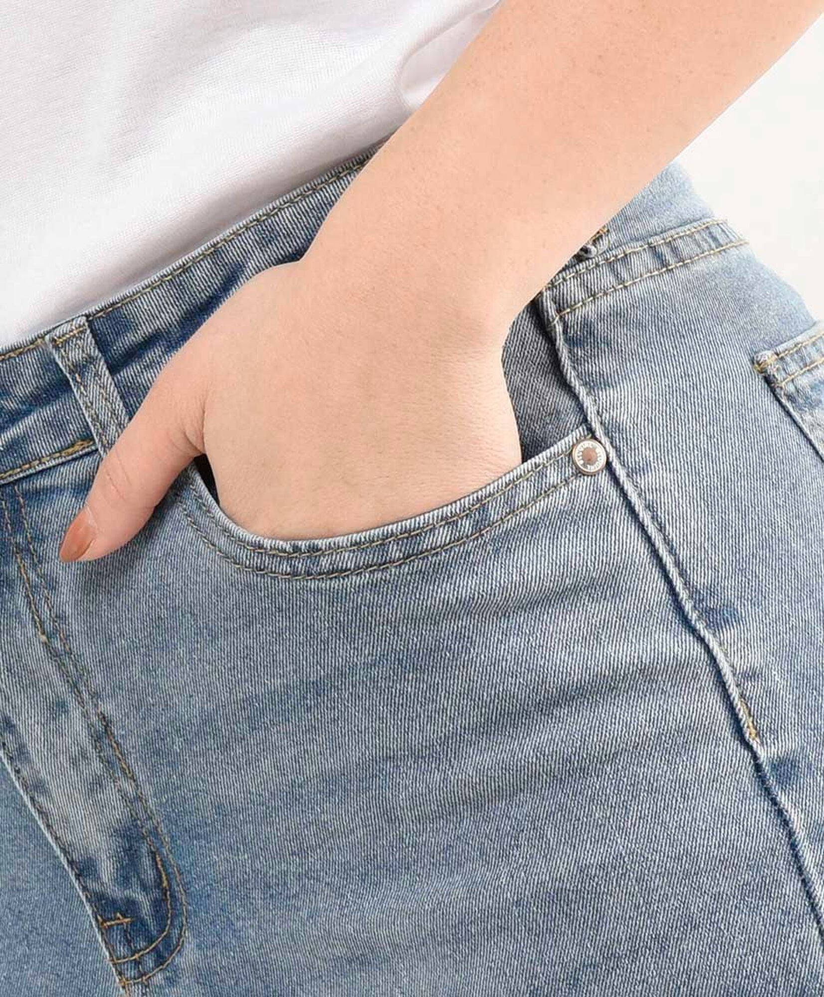 Jeans mujer con aberturas wide Jeans mujer con aberturas wide
