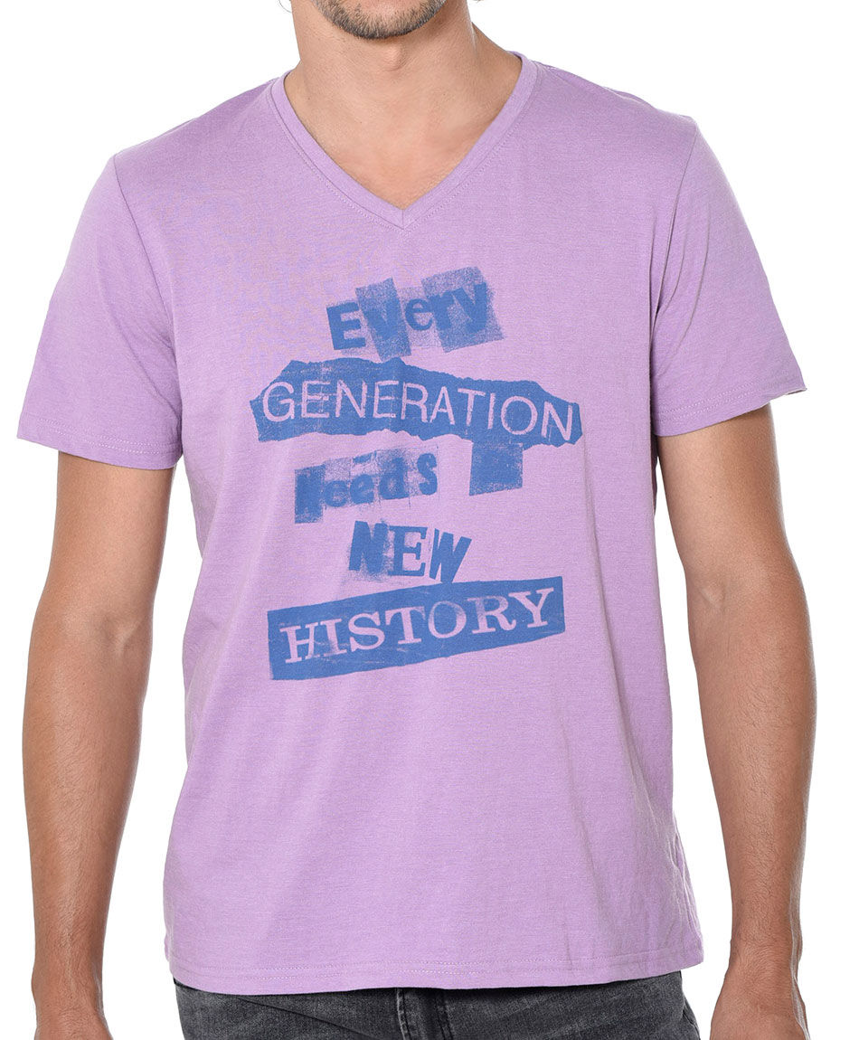 Polera estampada cuello v