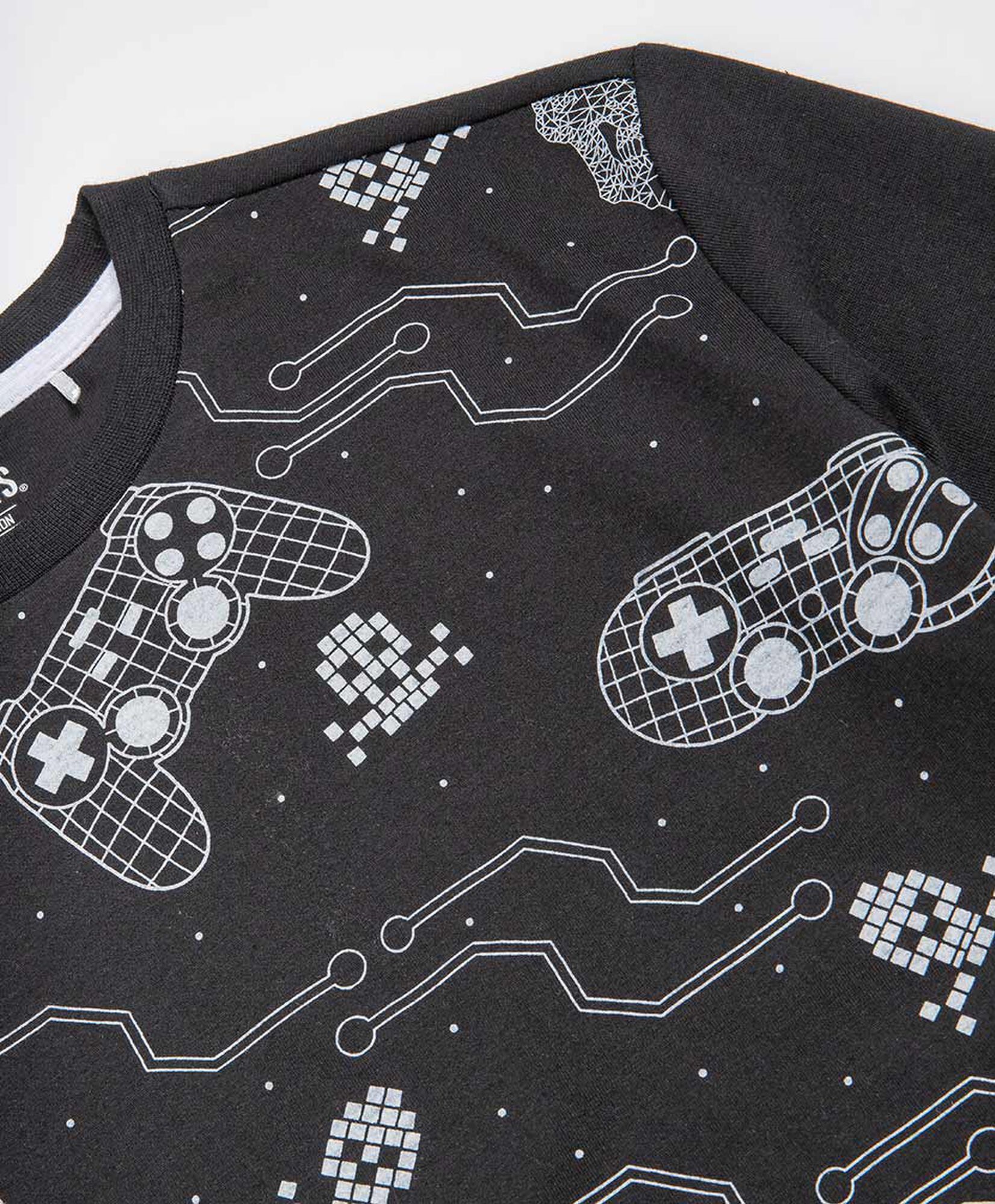 Polera niño joysticks Polera niño joysticks
