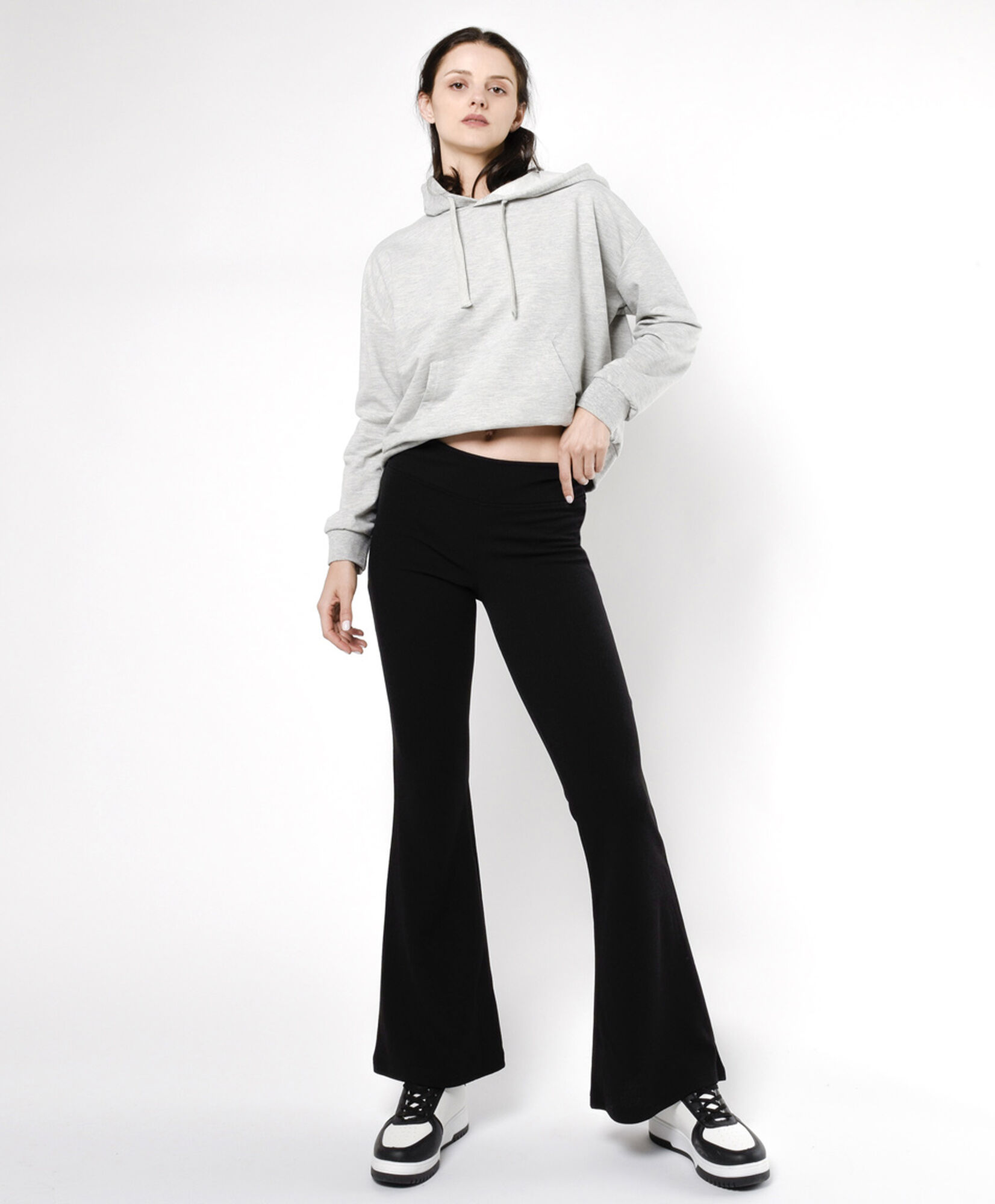 Pantalón mujer básico flare Pantalón mujer básico flare
