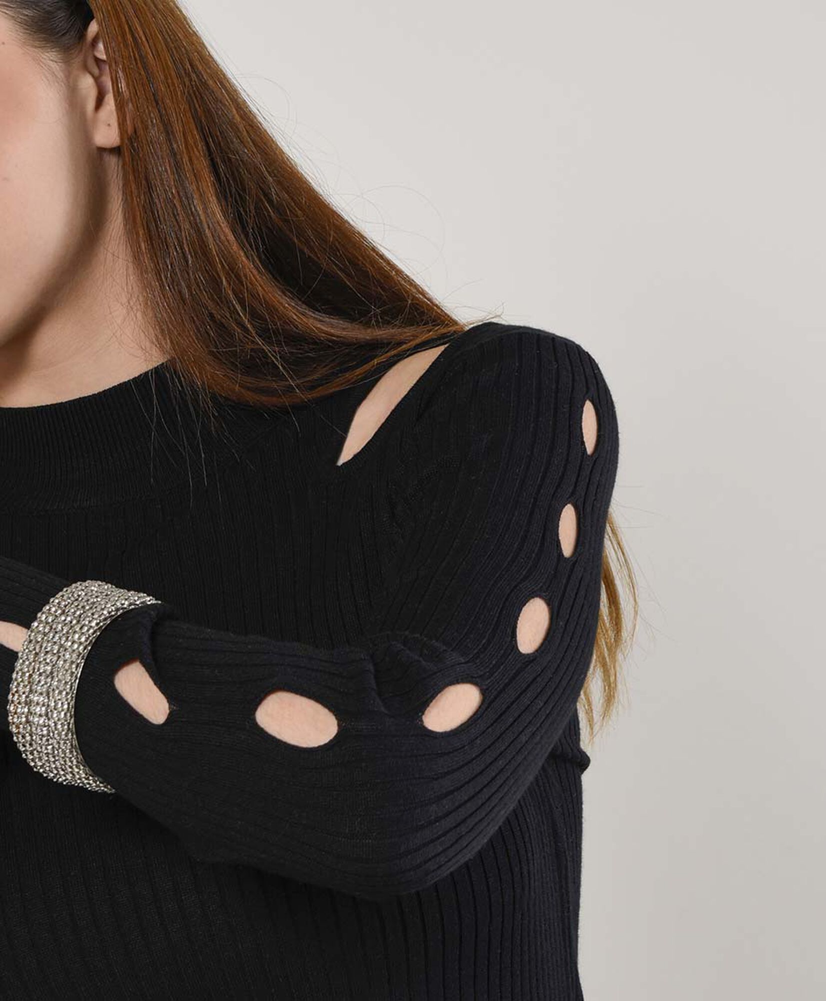 Sweater mujer acanalado hombro descubierto Sweater mujer acanalado hombro descubierto