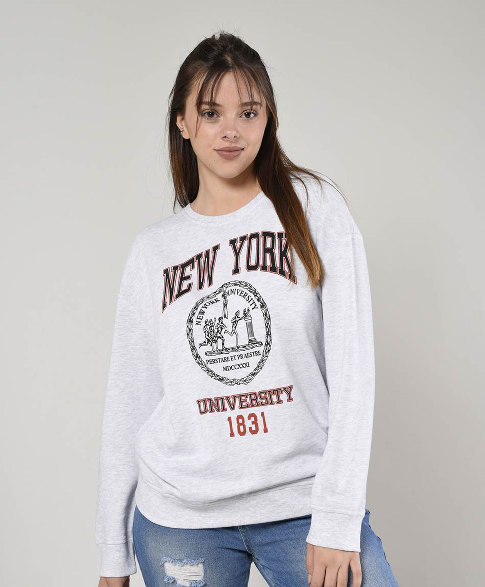 Polerón mujer estampado universitario Polerón mujer estampado universitario