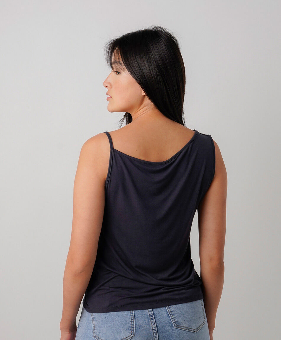 Polera mujer cuello irregular botones