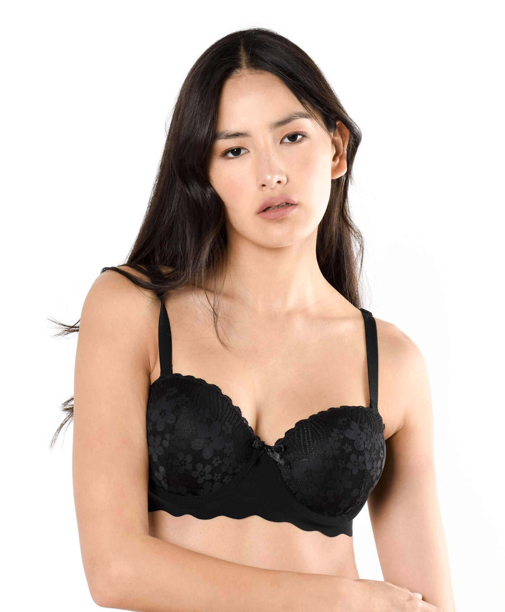 Sostén mujer encajes floreados seamless Sostén mujer encajes floreados seamless